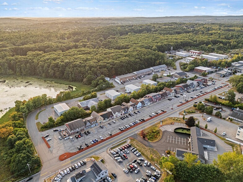 More Photos Of 1794 Bridge St, Dracut Storefront For Sale