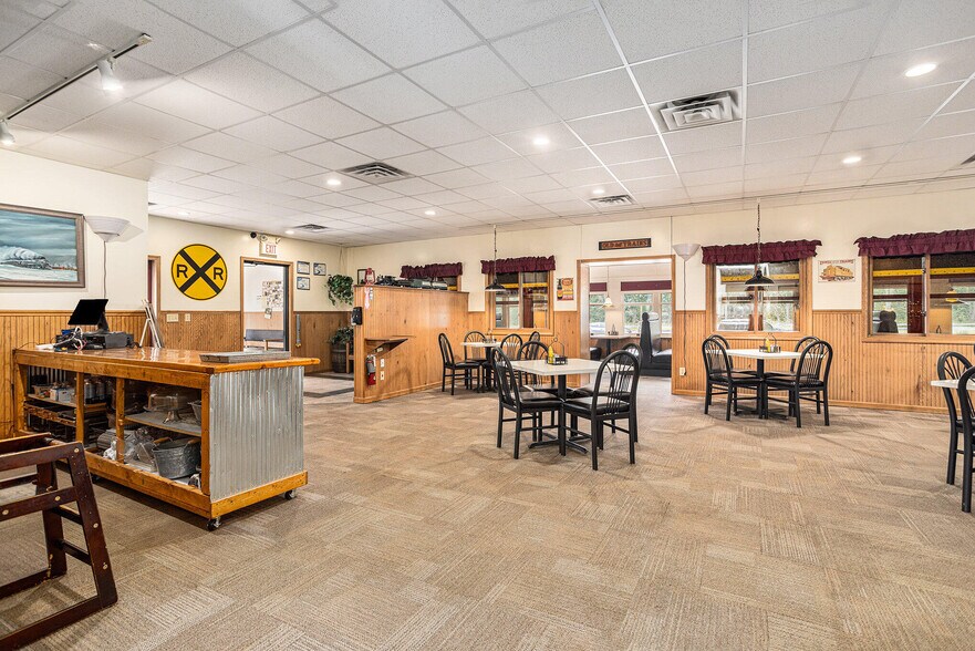 More Photos Of 6225 W D Ave, Kalamazoo Restaurant For Sale