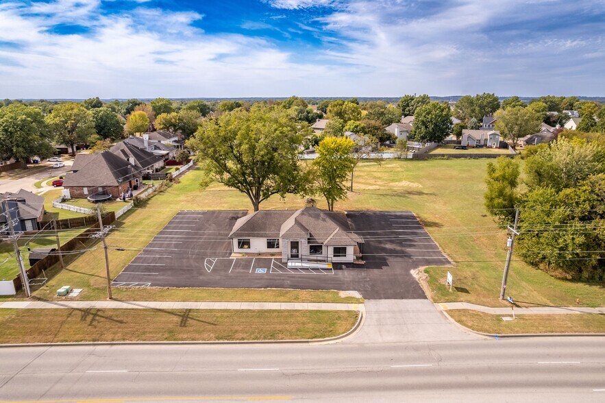 More Photos Of 4200 S Aspen Ave, Broken Arrow Office For Sale