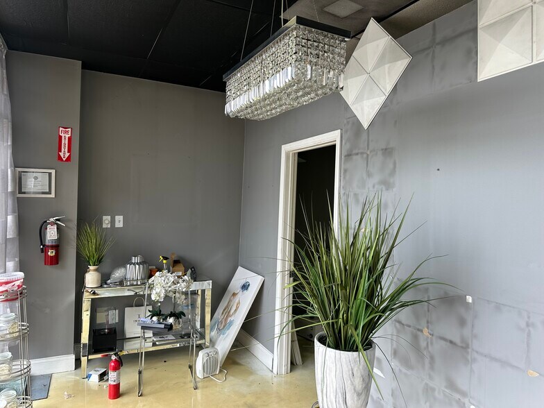 More Photos Of 7685 Hacks Cross Rd, Olive Branch Unknown For Lease