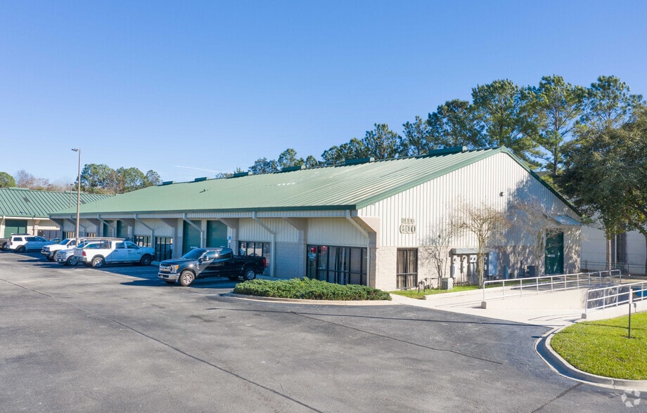 More Photos Of 3653 Regent Blvd, Jacksonville Warehouse For Sale