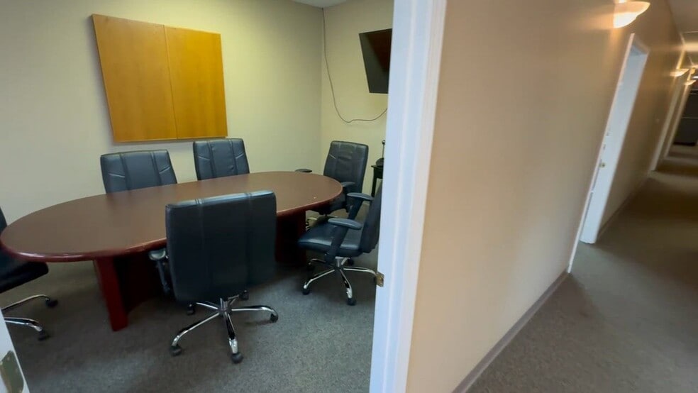 Primary Photo Of 211 E Market St, New Albany Office For Lease