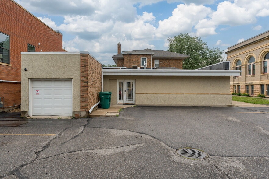 More Photos Of 110 S Broad St, Mankato Office For Lease