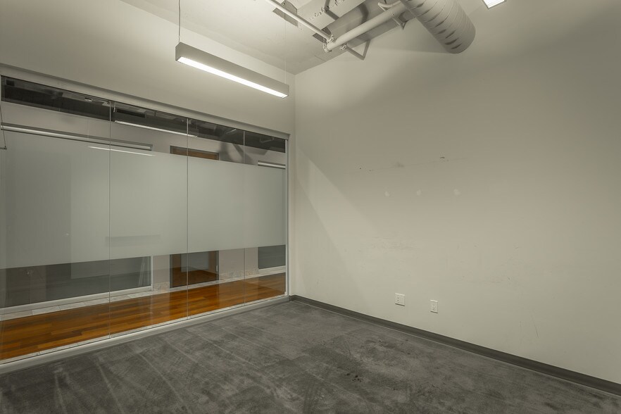 More Photos Of 1301 Riverfront Pkwy, Chattanooga Office For Lease