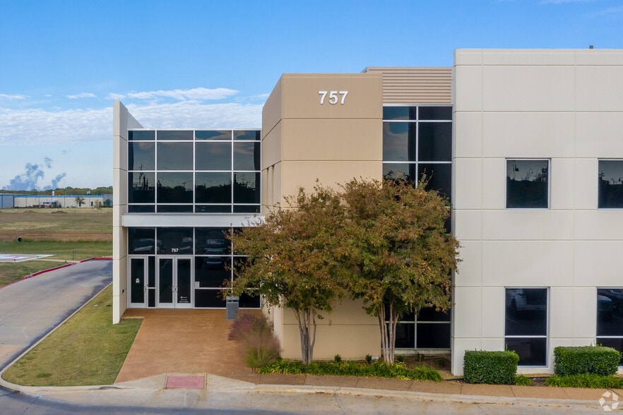 More Photos Of 763 E US Highway 80, Forney Unknown For Lease