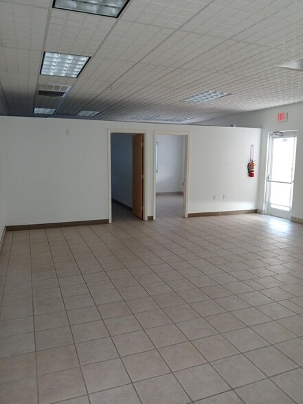More Photos Of 1425 Universal City Blvd, Universal City Office For Lease