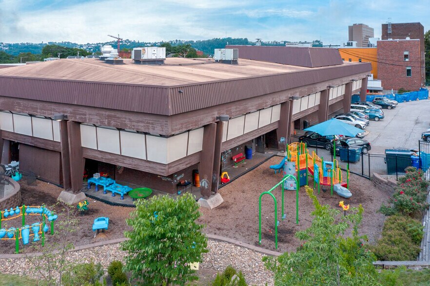 More Photos Of 1835 Centre Ave, Pittsburgh Medical For Lease