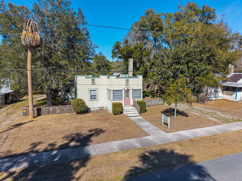 More Photos Of 20707 Park Ave, Dunnellon Specialty For Sale