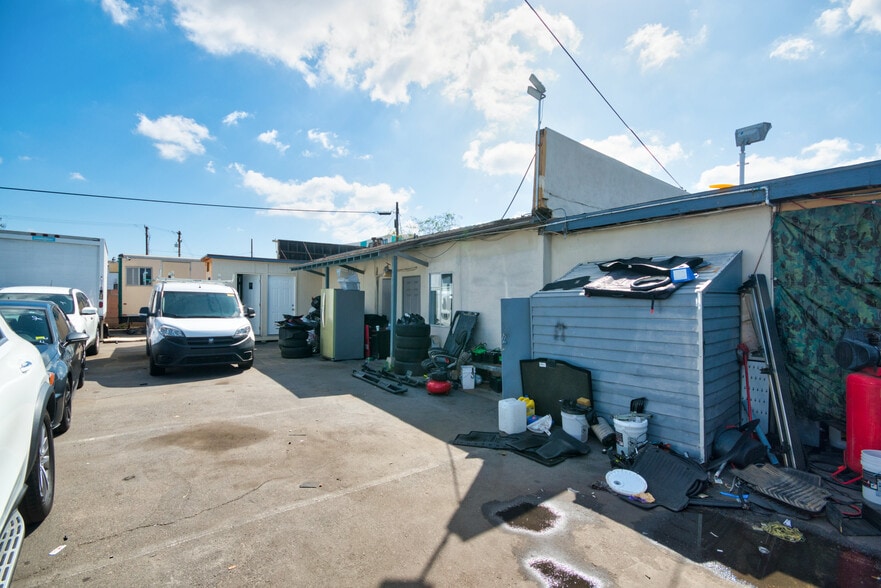 More Photos Of 9943 Garden Grove Blvd, Garden Grove Auto Dealership For Sale