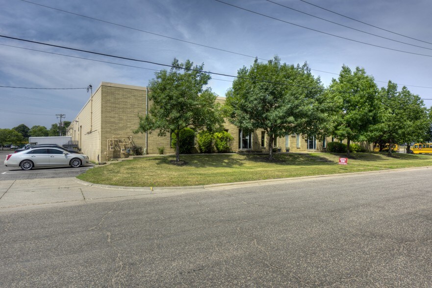 More Photos Of 240 Fillmore Ave E, Saint Paul Light Manufacturing For Lease