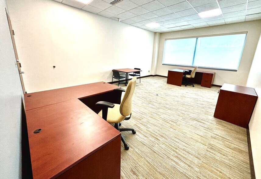 More Photos Of 850 Cranberry Woods Dr, Cranberry Township Schools For Lease