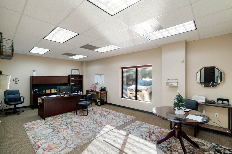 More Photos Of 207 W Archer Rd, Baytown Warehouse For Sale