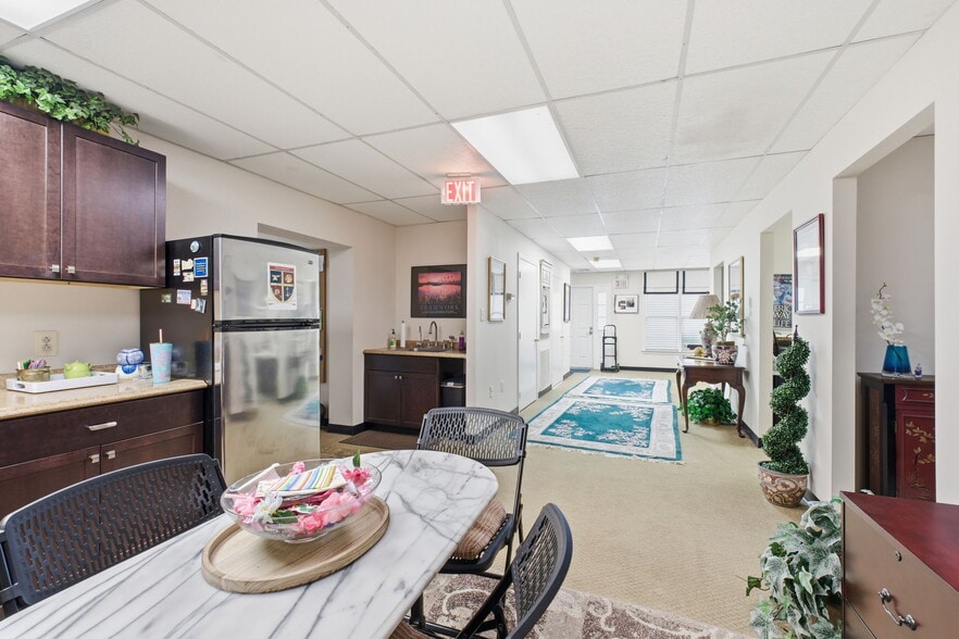 More Photos Of 5051 Backlick Rd, Annandale Office For Sale