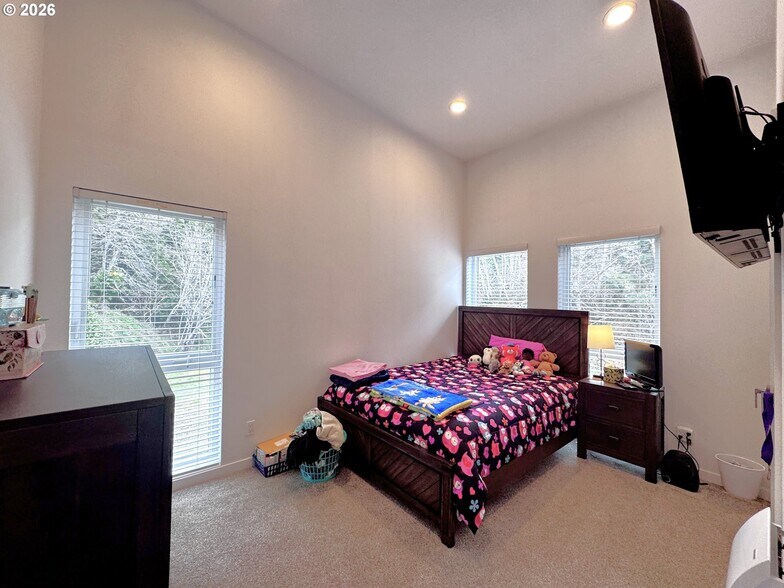 More Photos Of 94353 Leith Rd, Gold Beach Apartments For Sale