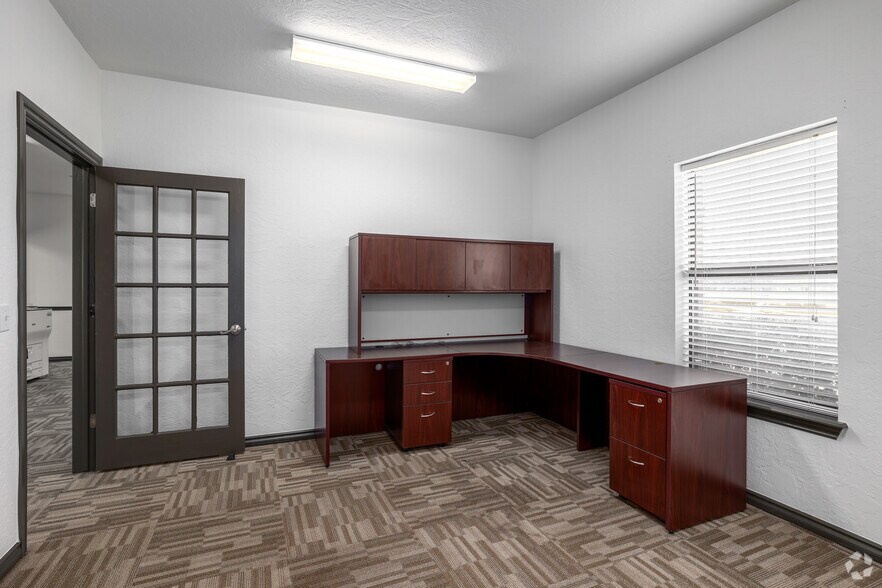 More Photos Of 9400 S I-35 Service Rd, Moore Office For Sale