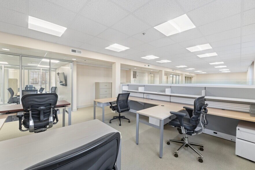 More Photos Of 202-258 E High St, Charlottesville Office For Sale