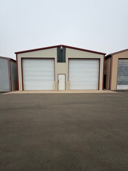 Primary Photo Of 911 S Main St, Seminole Warehouse For Lease