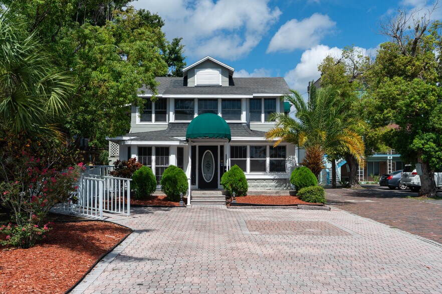 Primary Photo Of 216 Mirror Lake Dr N, Saint Petersburg Office For Lease