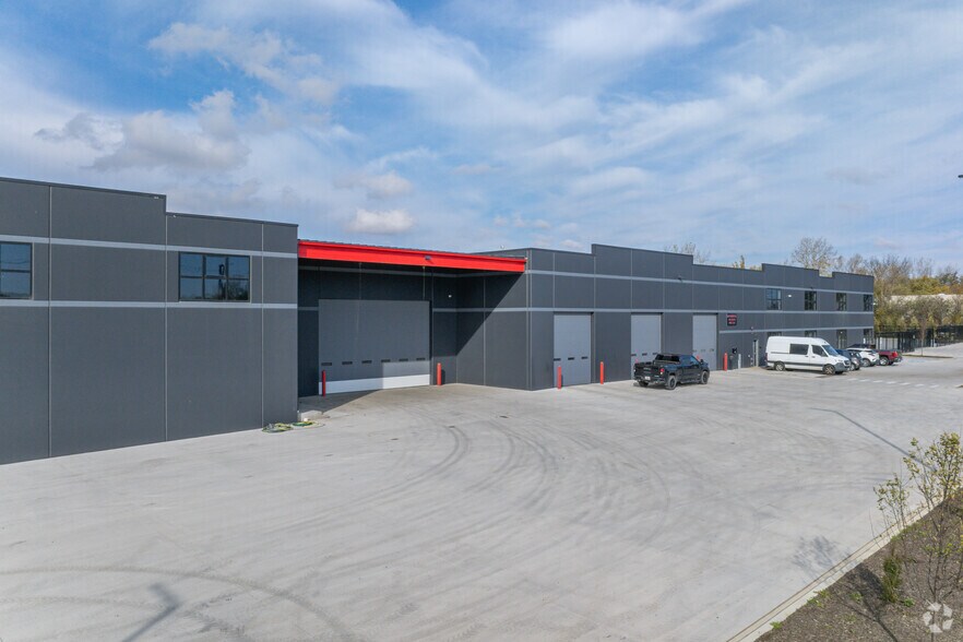 More Photos Of 1500 N Delany Rd, Waukegan Industrial For Lease