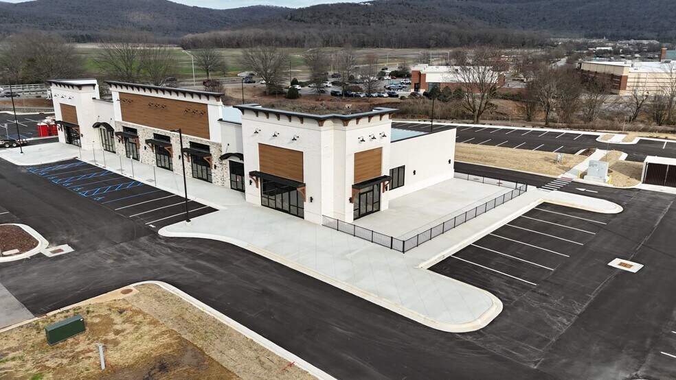 More Photos Of 2626 Carl T Jones SE Dr, Huntsville General Retail For Lease