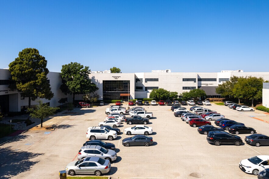 More Photos Of 4323-4343 N Josey Ln, Carrollton Hospital For Lease