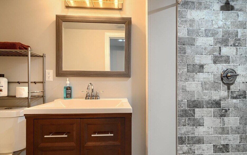 More Photos Of 635 E Fort Ave, Baltimore Specialty For Sale