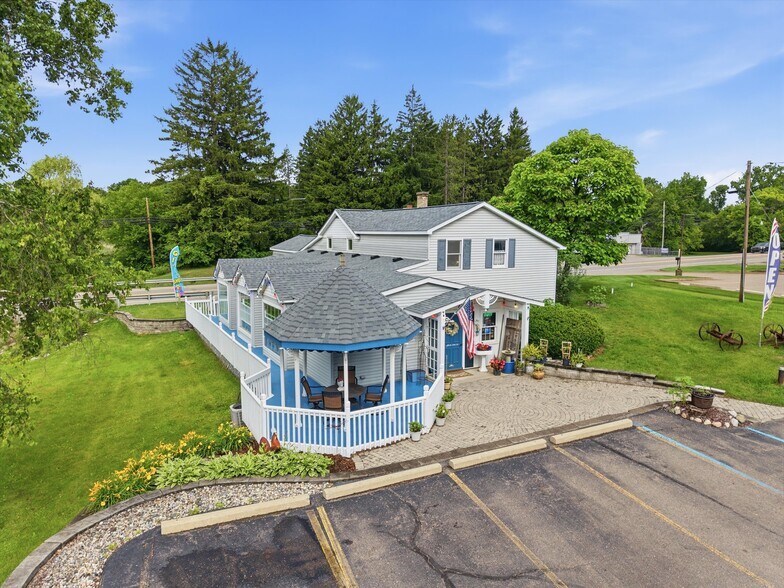 More Photos Of 425 S Ortonville Rd, Ortonville Freestanding For Sale