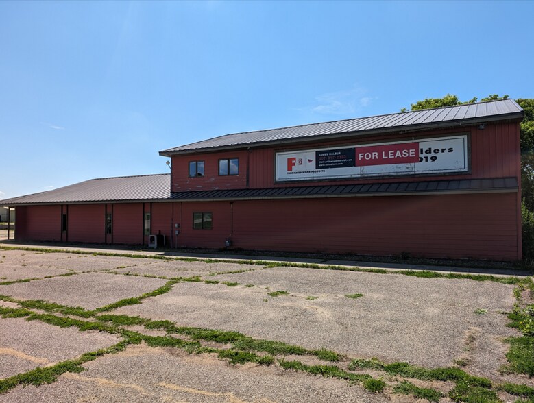 More Photos Of 6150 W Frontage Rd, Medford Warehouse For Sale