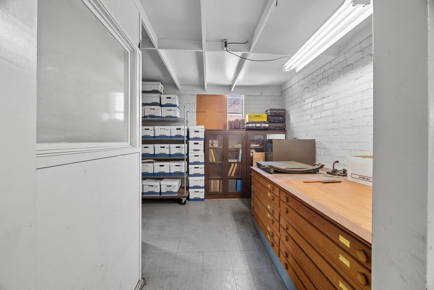 More Photos Of 11856 Mississippi Ave, Los Angeles Warehouse For Sale