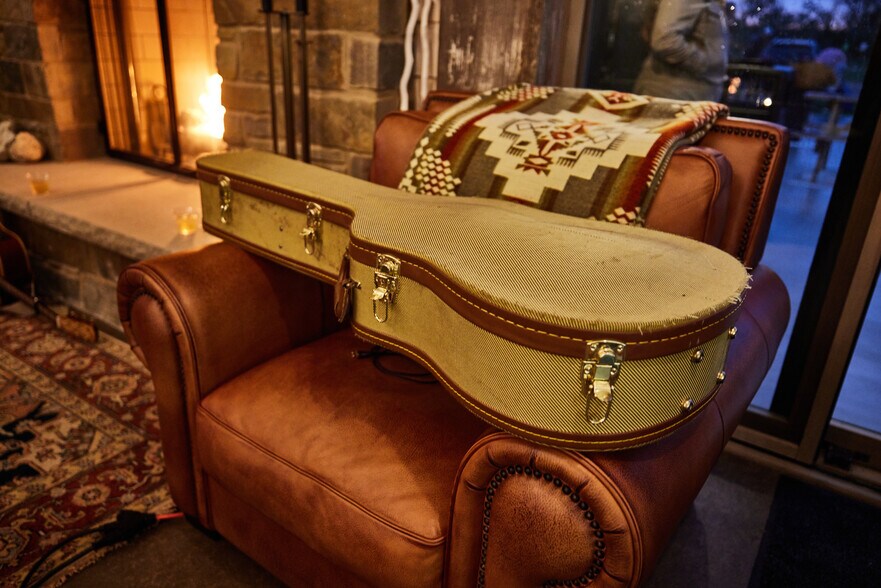 More Photos Of 1583 Spring Bay Rd, Spring Bay Hotel For Sale