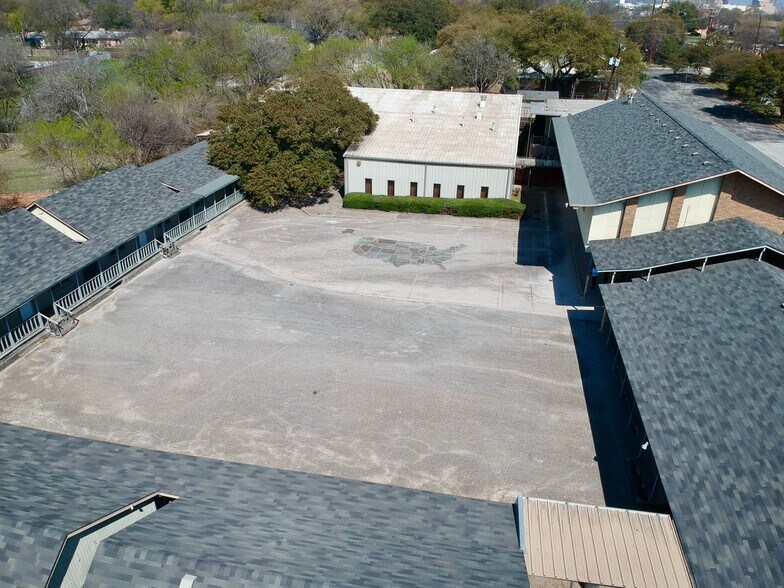 More Photos Of 5703 Blanco Rd, San Antonio Schools For Sale