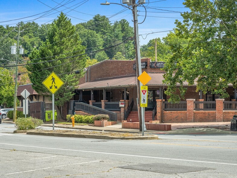 More Photos Of 10 Biltmore Plz, Asheville Restaurant For Lease