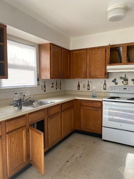 More Photos Of 12050 School St, Ridgely Multifamily For Sale