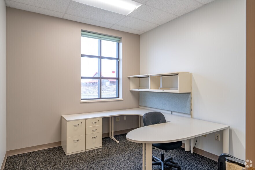 More Photos Of 20 Parker Ln, Perry Office For Sale