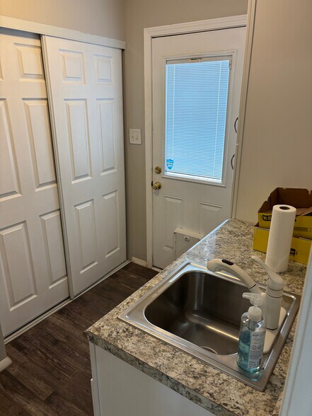 More Photos Of 1219 Transmitter Rd, Panama City Freestanding For Sale