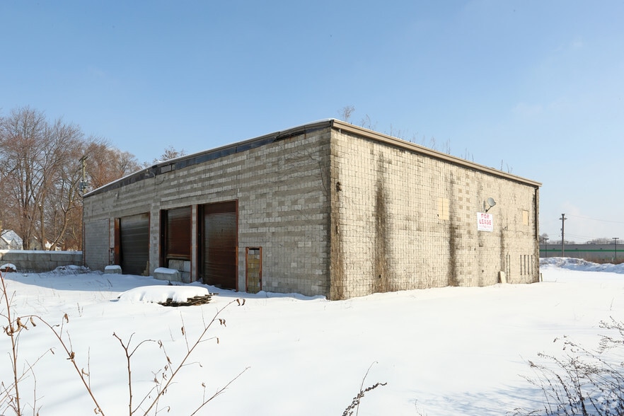 More Photos Of 2437 S Schaefer Hwy, Detroit Service For Lease