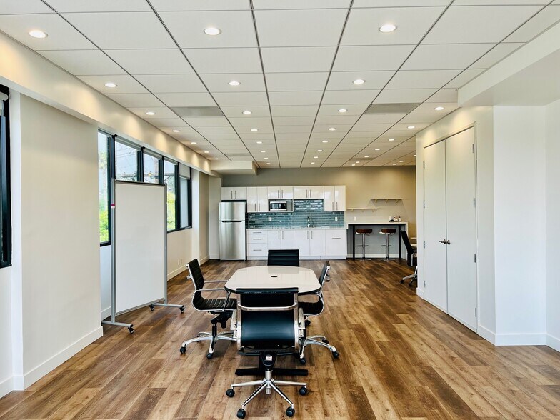 More Photos Of 11965 Venice Blvd, Los Angeles Loft Creative Space For Lease