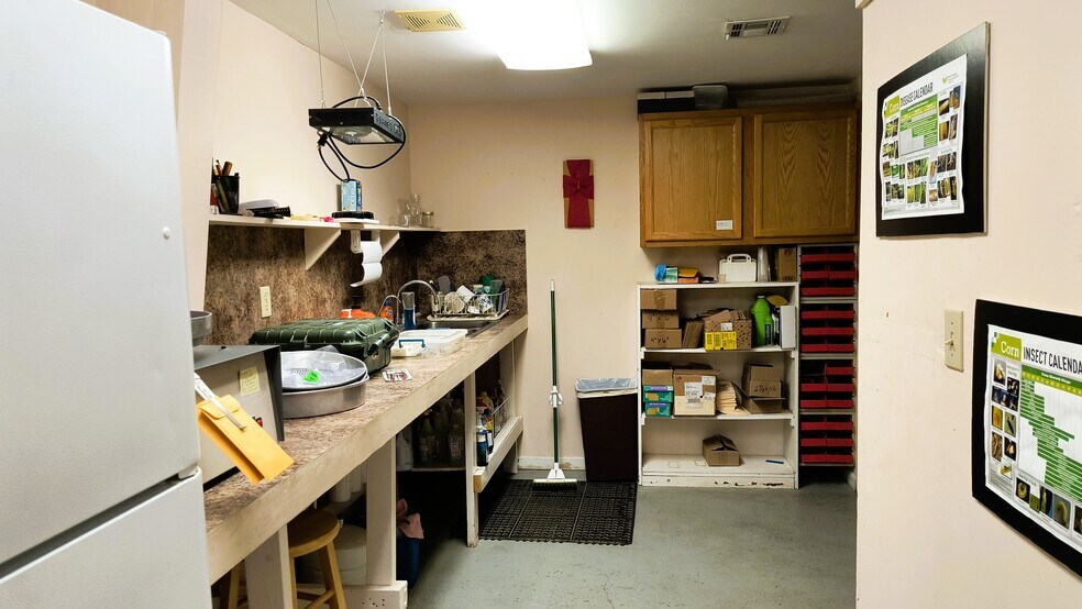 More Photos Of 853 KS-19 Hwy, Larned Warehouse For Sale