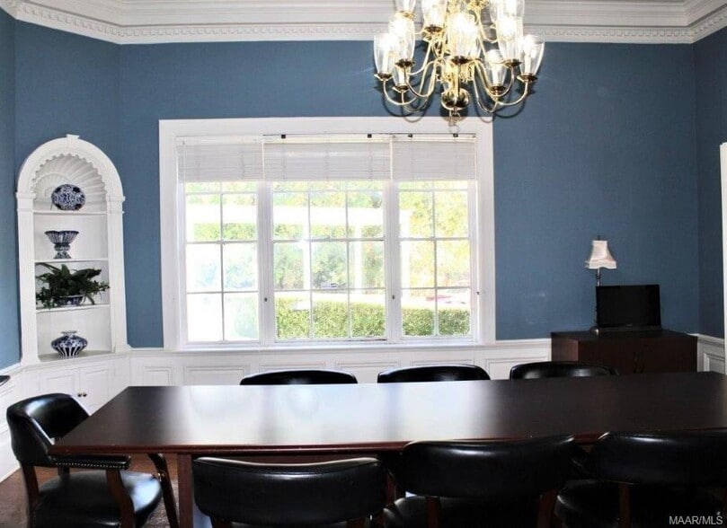 More Photos Of 2005 N Country Club Dr, Montgomery Schools For Sale