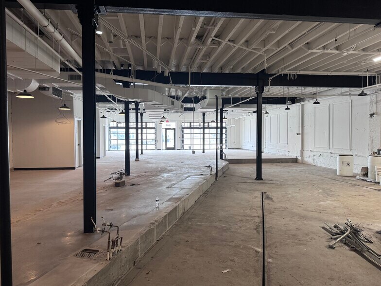 More Photos Of 5604 York Rd, Baltimore Storefront For Lease