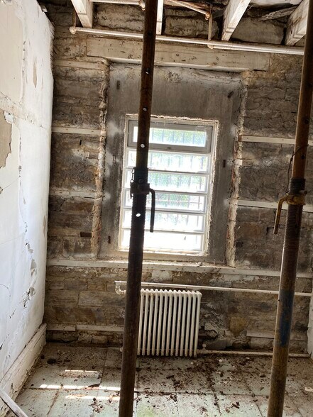 More Photos Of 62 Beckwith Rue E, Perth Flex For Sale