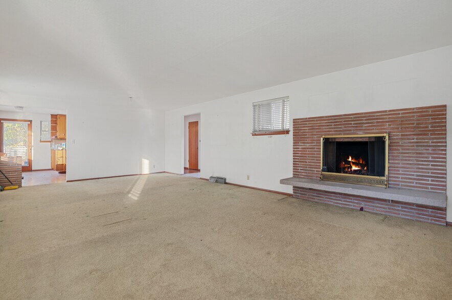 More Photos Of 3807 Linden Ave N, Seattle Multifamily For Sale