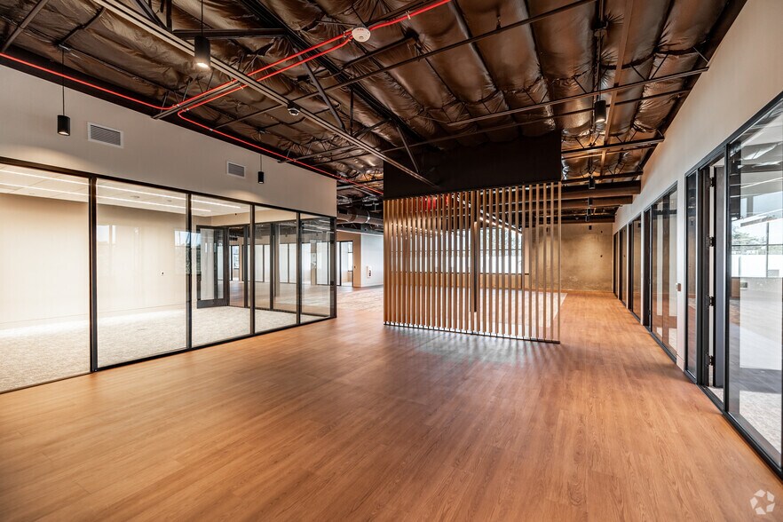 More Photos Of 200 E Baker St, Costa Mesa Loft Creative Space For Lease