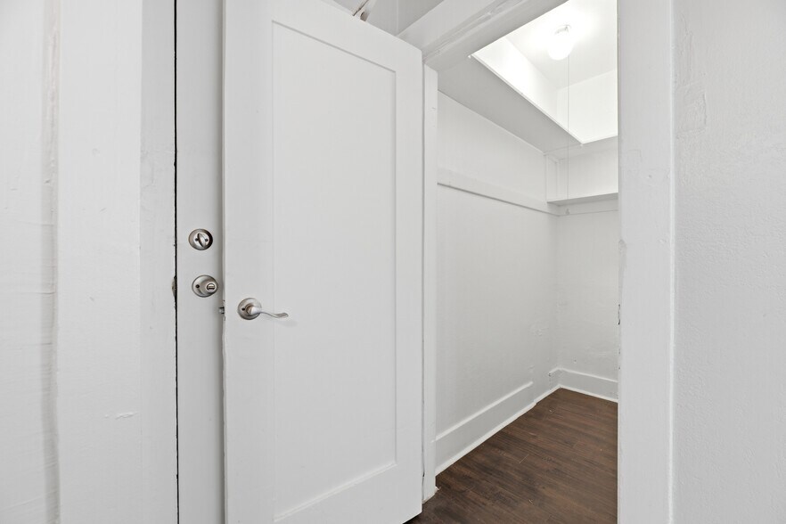 More Photos Of , Los Angeles Multifamily For Sale