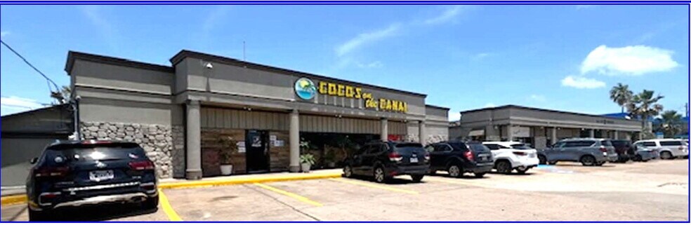 More Photos Of 616-624 Marina Bay Dr, Kemah Storefront For Sale