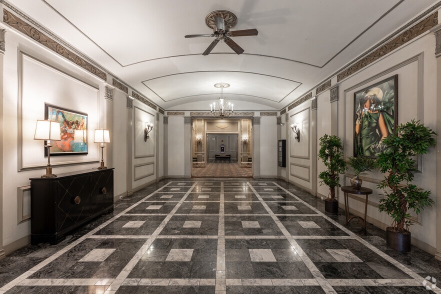 More Photos Of 5240 N Sheridan Rd, Chicago Apartments For Lease