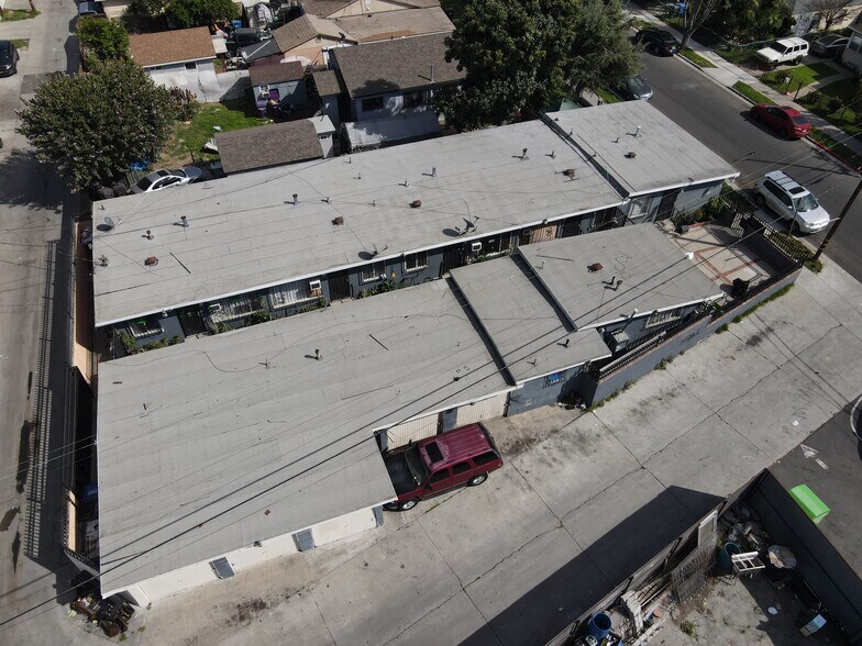 More Photos Of 19 E 69th St, Long Beach Multifamily For Sale