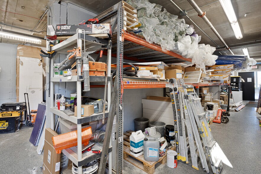 More Photos Of 1800 N Rand Rd, Palatine Freestanding For Sale