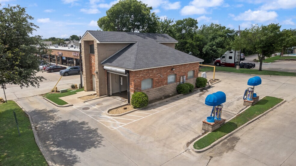 More Photos Of 1704 Teasley Ln, Denton Specialty For Sale