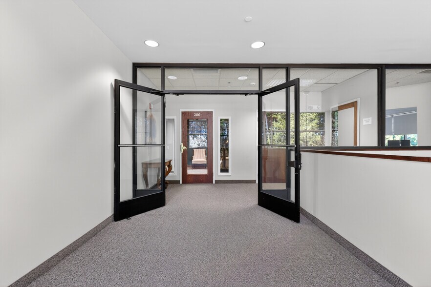 More Photos Of 8451 Boulder Ct, Commerce Township Office For Sale